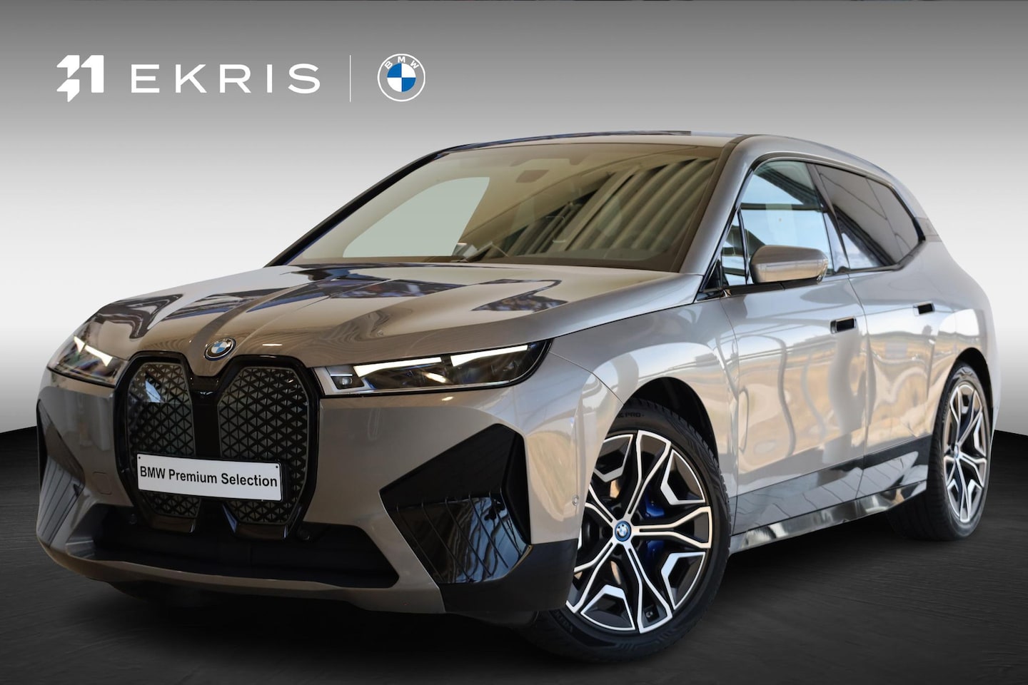 BMW iX - xDrive50 Sportpakket | Elektr. Trekhaak | Driving Assistant Professional | Harman Kardon | - AutoWereld.nl