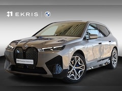 BMW iX - xDrive50 Sportpakket | Elektr. Trekhaak | Driving Assistant Professional | Harman Kardon |