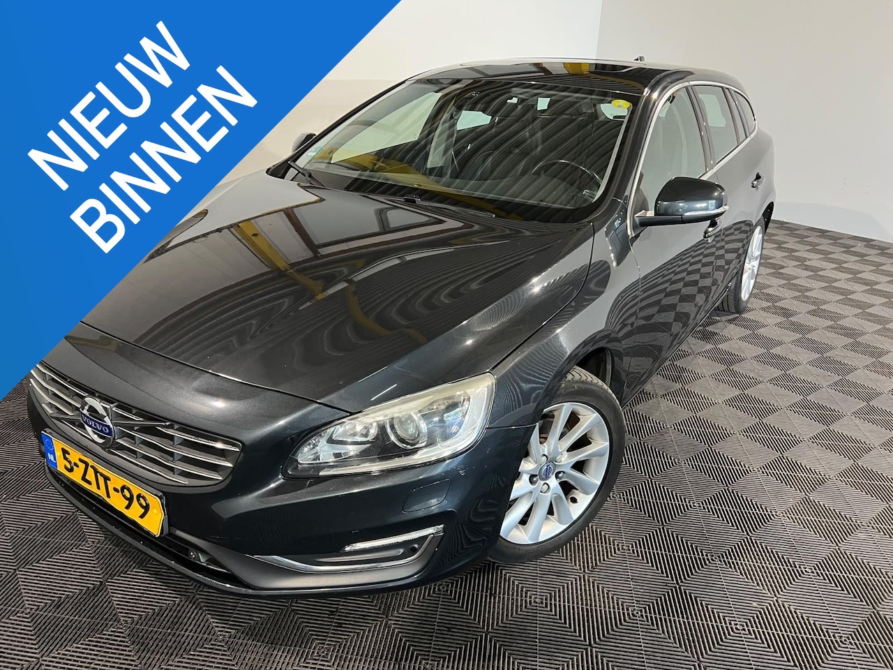Volvo V60 - 2.0 D4 Summum 2.0 D4 Summum - AutoWereld.nl