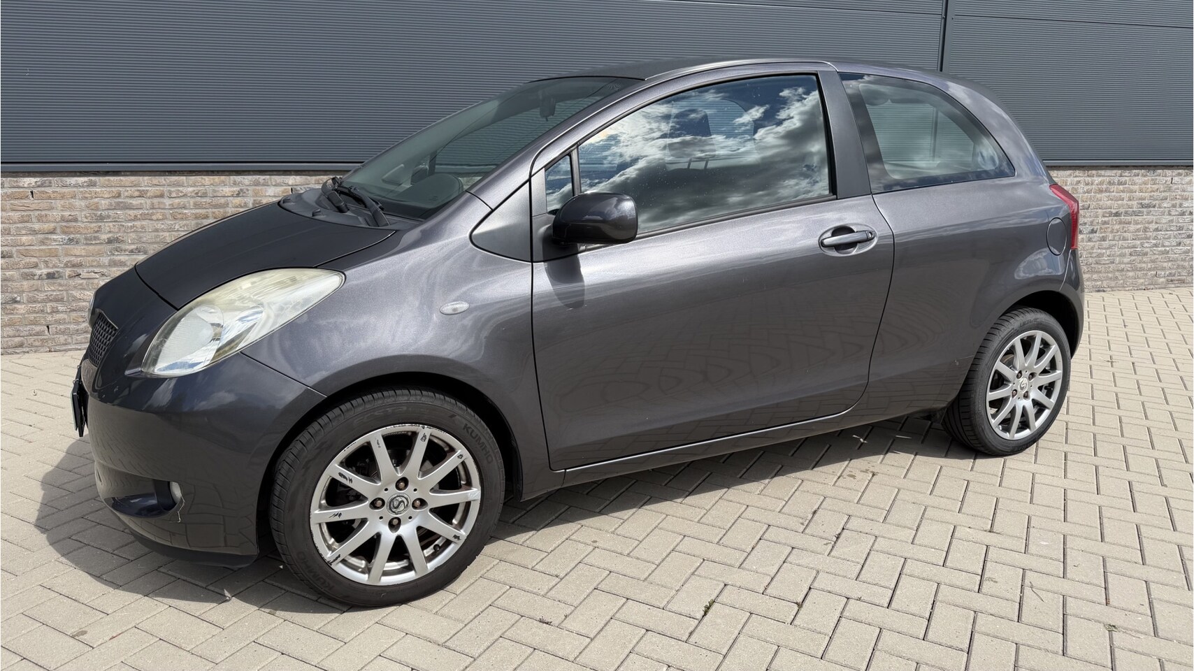 Toyota Yaris - 1.3 VVTi Sol MMT AIRCO / Slechts 72.000 km !!!! - AutoWereld.nl