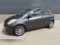 Toyota Yaris - 1.3 VVTi Sol MMT AIRCO / Slechts 72.000 km