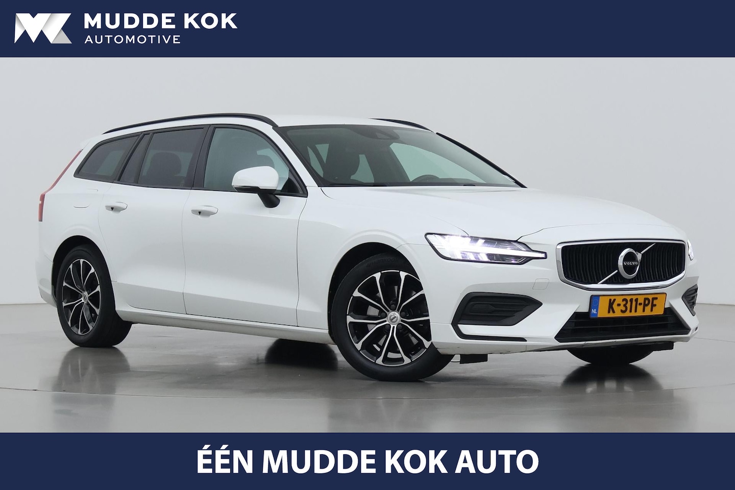 Volvo V60 - 2.0 B3 Momentum LEES TEKST | Trekhaak | Camera | Stoel+Stuurverwarming | Apple Carplay | G - AutoWereld.nl