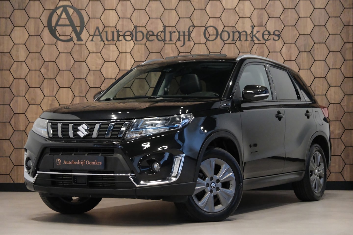 Suzuki Vitara - 1.4 Boosterjet Style Smart Hybrid AllGrip *PANORAMADAK* 83.599km Camera/Navi/4 Z.G.A.N ban - AutoWereld.nl