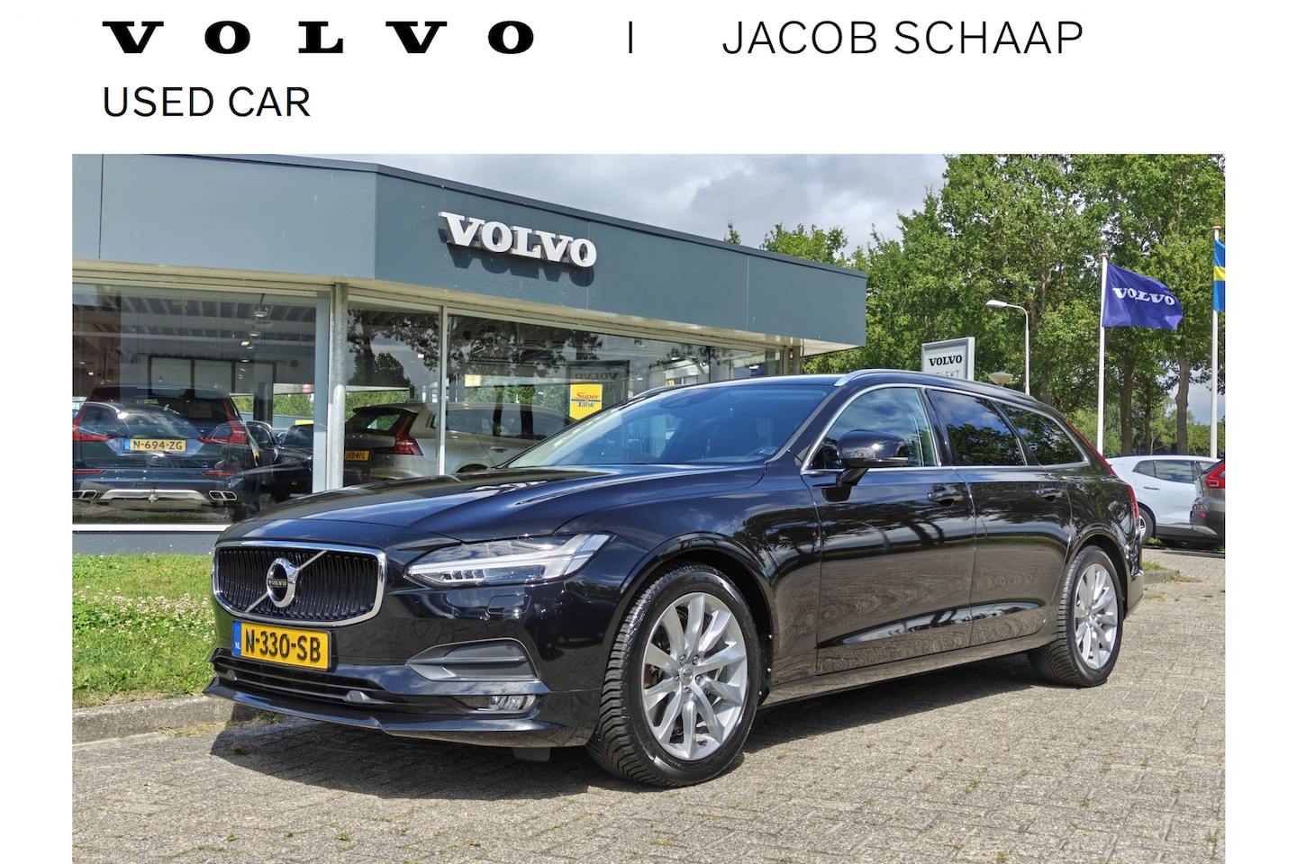 Volvo V90 - 191PK T4 Momentum | BLIS | Carplay | ACC | PDC V+A | Camera Achter | Voorstoelen Verwarmd - AutoWereld.nl