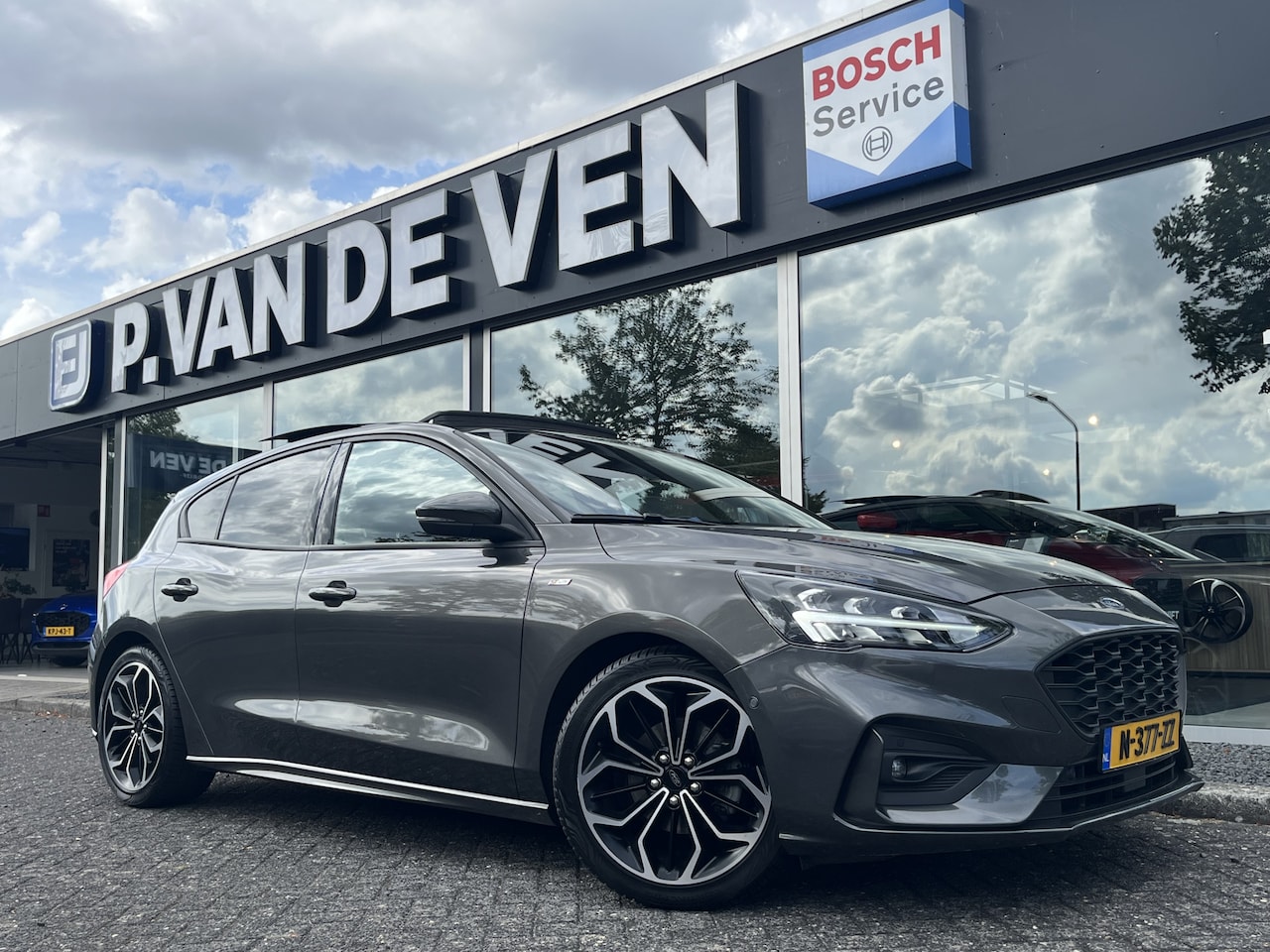 Ford Focus - 5 Drs. 1.0 EcoBoost ST Line Business - AutoWereld.nl