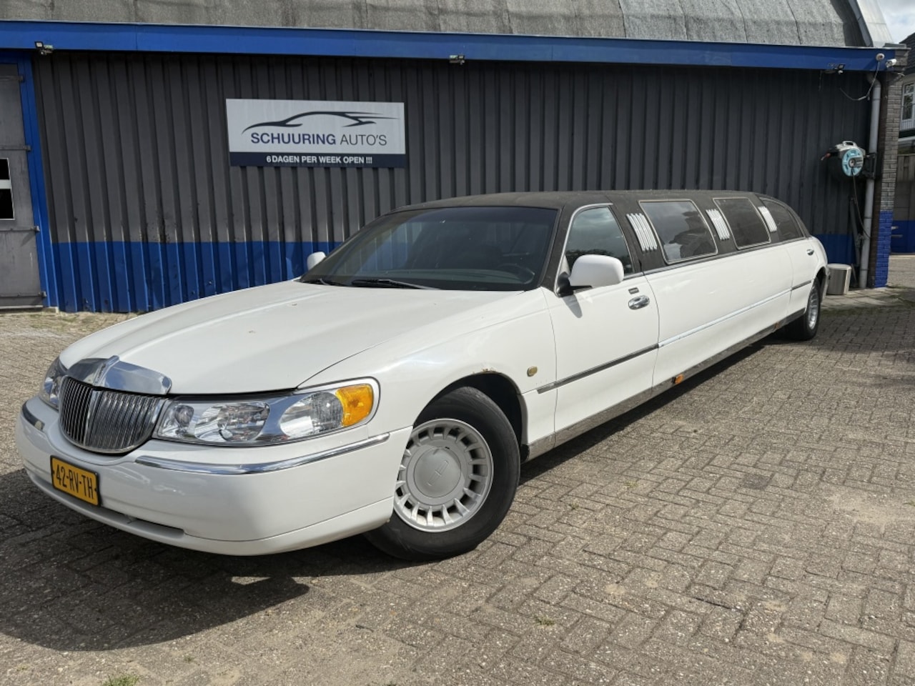 Lincoln Town Car - 4.6 Signature Stretched Limo! - AutoWereld.nl