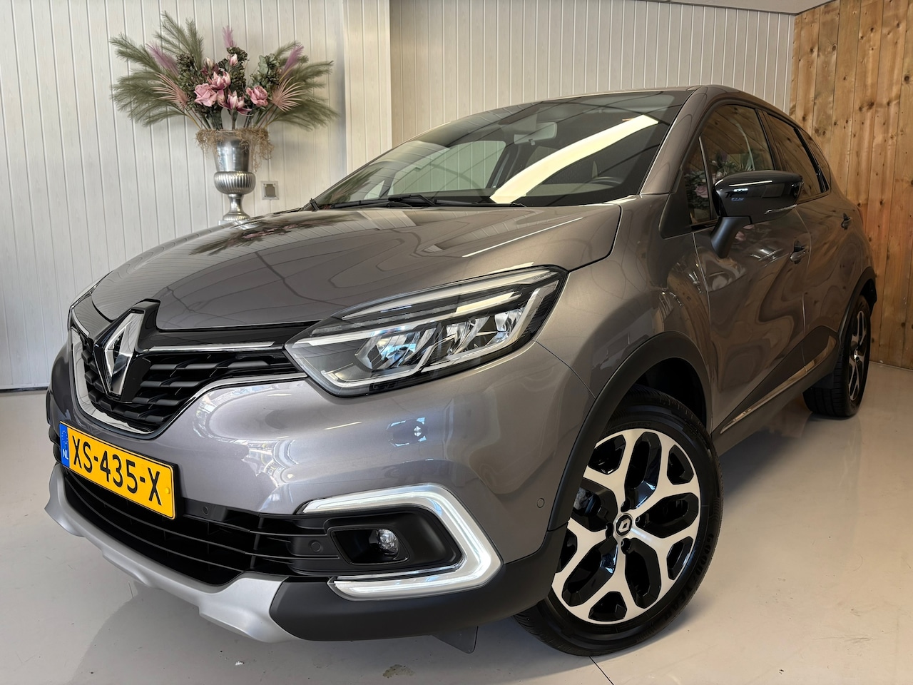 Renault Captur - 1.3 TCe, NAVIGATIE, 14000 KM, NAP, AUTOMAAT, PARKEERSENSOREN VOOR EN ACHTER, ETC... - AutoWereld.nl