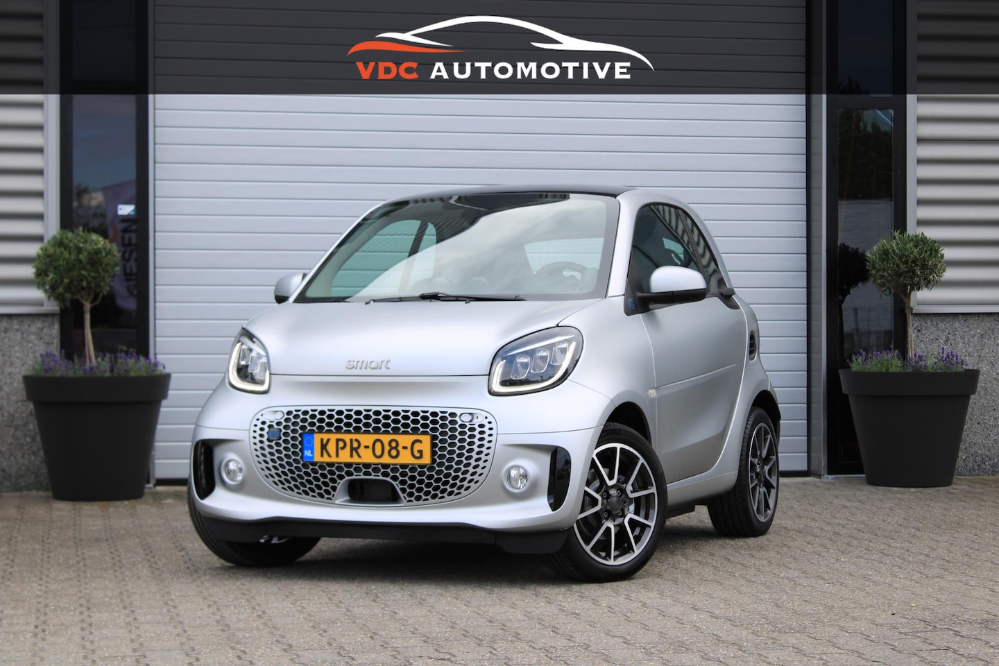 Smart Fortwo - EQ BRABUS Mattrunner Brabus Mattrunner | Camera | Stoelverwarming | DAB | LED | Verwarmd S - AutoWereld.nl