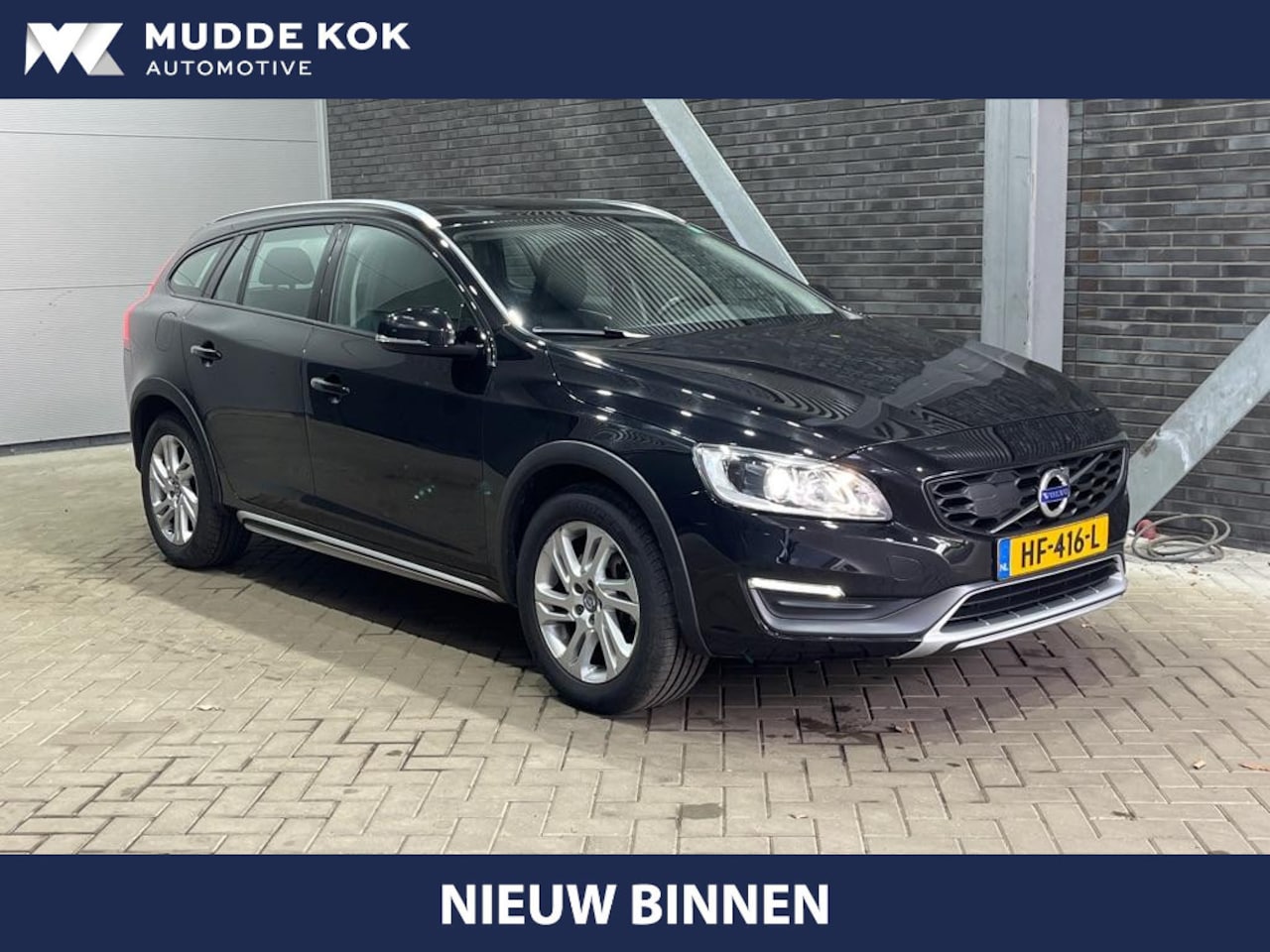 Volvo V60 Cross Country - 2.0 T5 Summum | Dual Xenon | Trekhaak | Navigatie | Stoelverwarming | Leder | Parkeersenso - AutoWereld.nl
