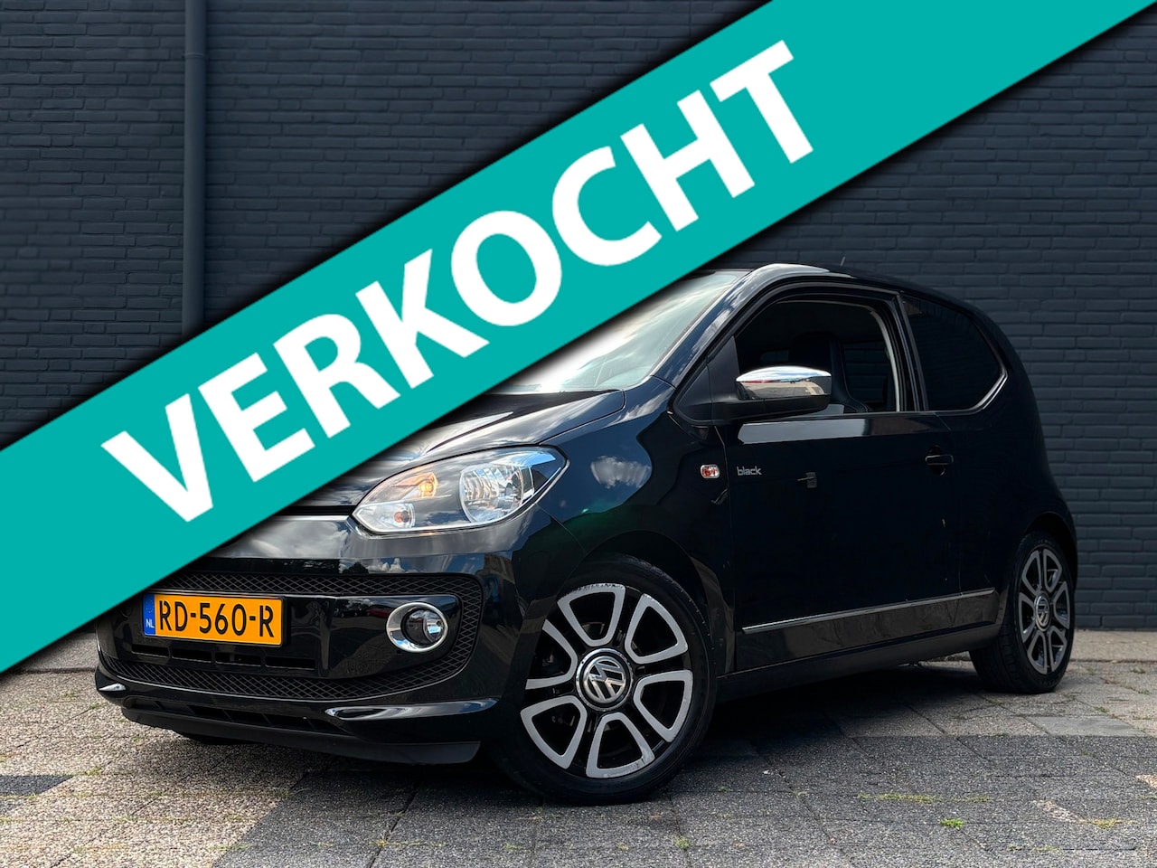 Volkswagen Up! - 1.0 High Up! | Black Edition | Airco | Navi - AutoWereld.nl