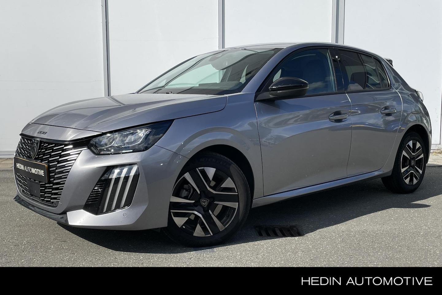 Peugeot 208 - 1.2 Hybrid 100 e-DCS6 Allure | Camera | Navigatie | Adaptive cruise control | Stoelverwarm - AutoWereld.nl