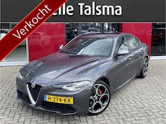 Alfa Romeo Giulia - 2.0T Super | Veloce interieur | Stuur\stoel verwarming | Xenon | Regen\lichtsensor 19" vel