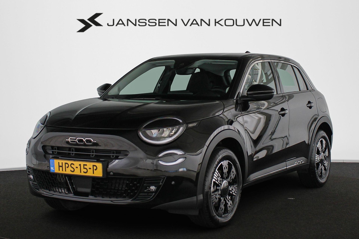 Fiat 600 - 1.2 Hybrid Urban Stoelverwarming Camera Keyless CarPlay - AutoWereld.nl