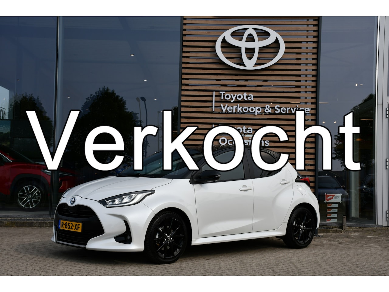 Toyota Yaris - 1.5 Hybrid Executive Limited Automaat 116pk | LED-koplampen | Stoelverwarming | Dealer-ond - AutoWereld.nl
