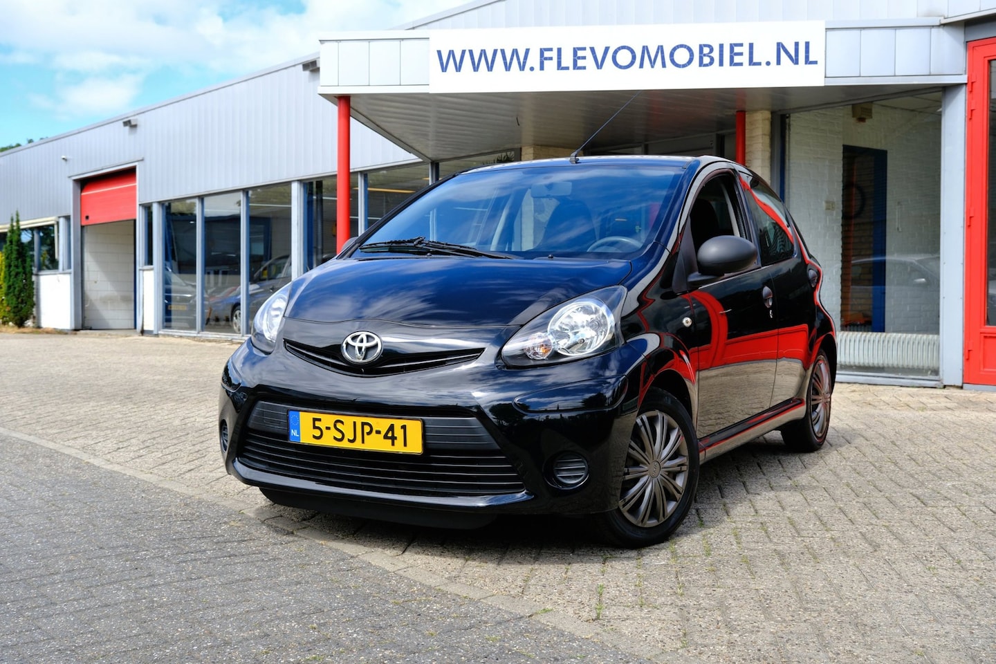 Toyota Aygo - 1.0 VVT-i Now 5-drs Airco|95.930km!|1e Eigenaar - AutoWereld.nl