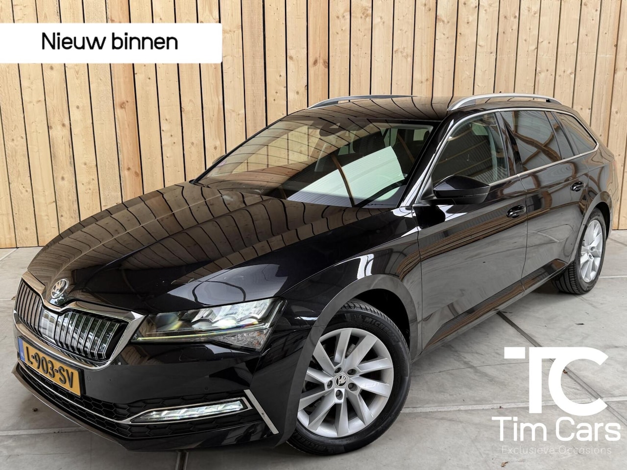 Skoda Superb Combi - 1.4 TSI iV Business Edition Plus Trekhaak uitklapbaar | Achteruitrijcamera | Apple CarPlay - AutoWereld.nl