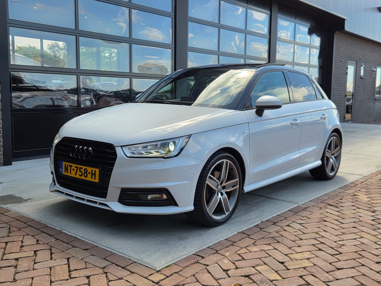 Audi A1 Sportback - 1.4 TFSI CoD Design Pro Line Plus 1.4 TFSI CoD Design Pro Line Plus | Aut | Panodak - AutoWereld.nl