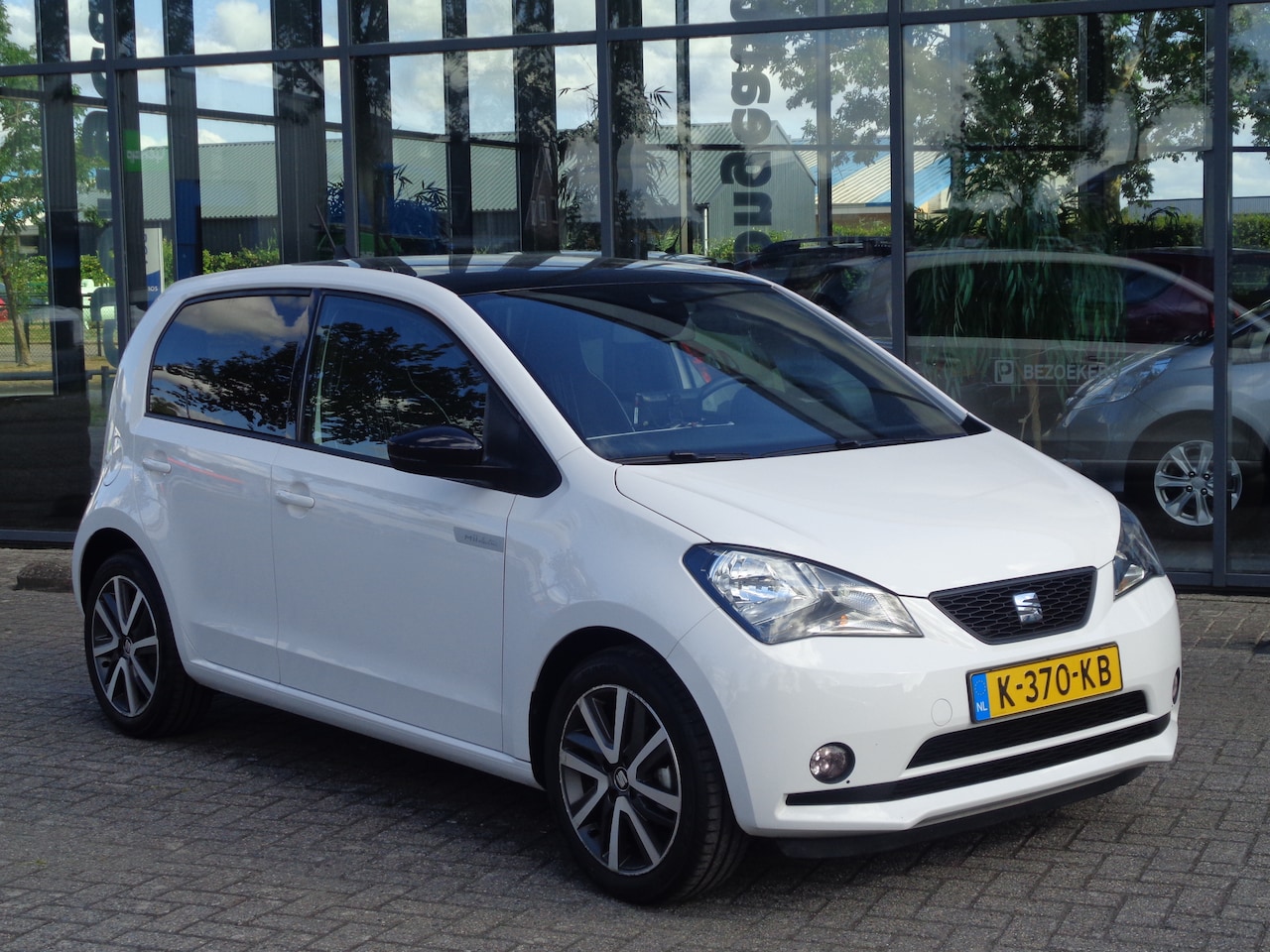 SEAT Mii Electric - electric Plus 83pk Clima Cruise LMV Stoelverwarming NL auto Apple/Android - AutoWereld.nl