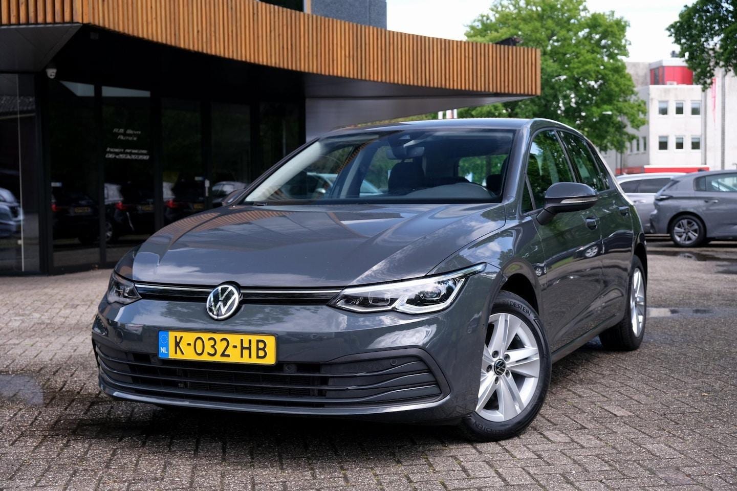 Volkswagen Golf - 1.0 eTSI Life Business|Rijklaar|ACC|Massage|Camera|Carplay/AndroidAuto|Sfeerverlichting - AutoWereld.nl
