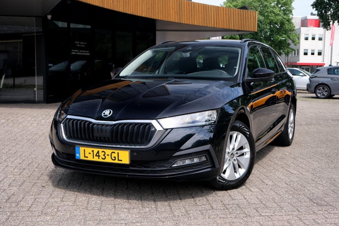 Skoda Octavia Combi - 1.0 e-TSI Business Edition|Rijklaar|DigiDash|Trekhaak|Apple Carplay|Android Auto|PDC - AutoWereld.nl