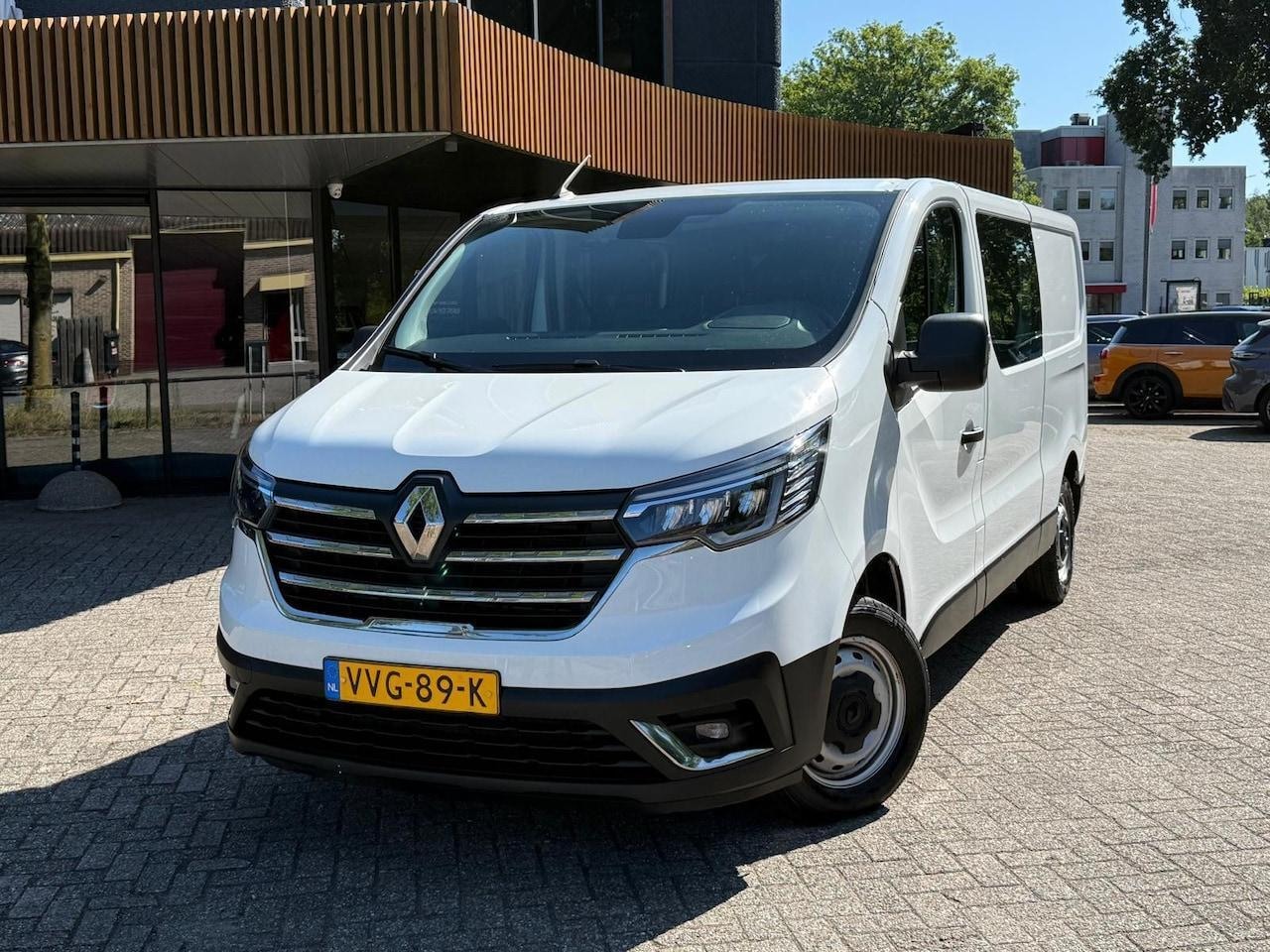 Renault Trafic - 2.0 dCi 130 T29 L2H1 DC Comfort|EXCL.BTW|Rijklaar|6-Zits|Carplay|Trekhaak|LED| - AutoWereld.nl