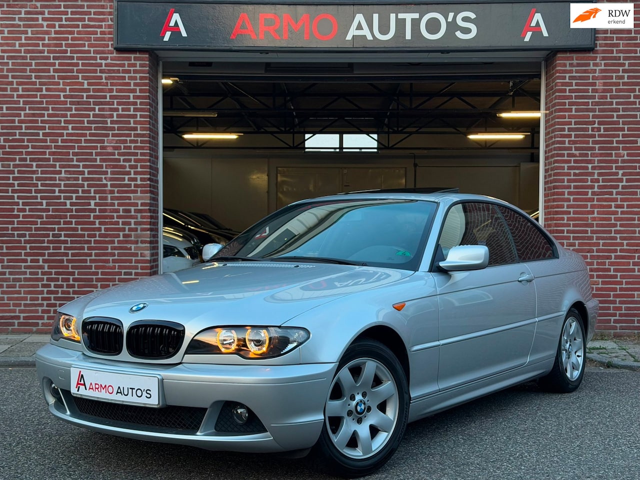 BMW 3-serie Coupé - 318Ci | Airco | Navi | Schuifdak - AutoWereld.nl