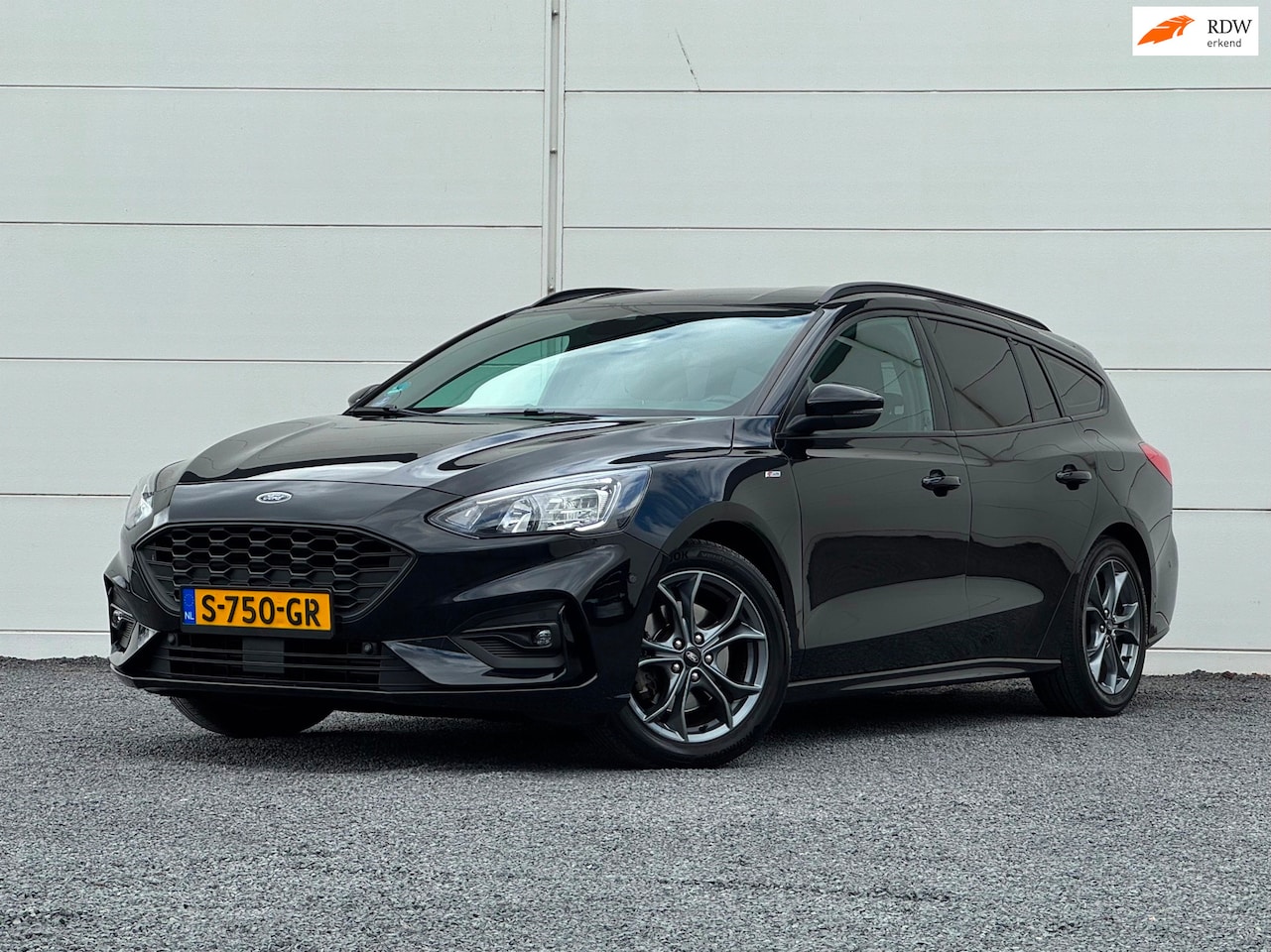 Ford Focus Wagon - 1.0 ST-Line Keyless Apple Camera Stoel+ Stuur+ Voorruitverwarming Garantie - AutoWereld.nl