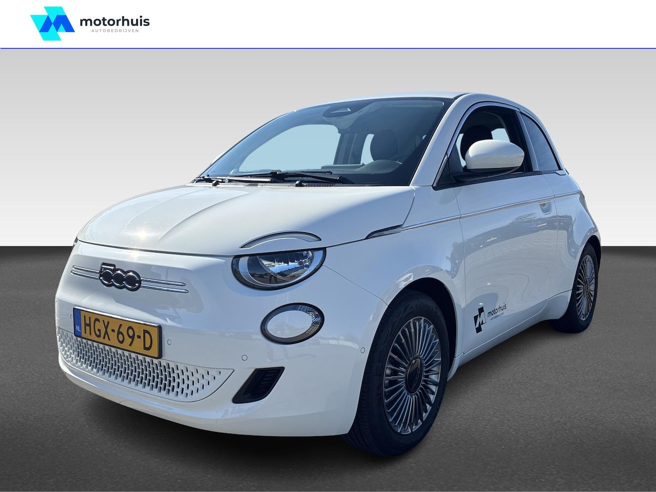 Fiat 500 - | Achteruitrijcamera | Airco (automatisch) | Cruise control - AutoWereld.nl