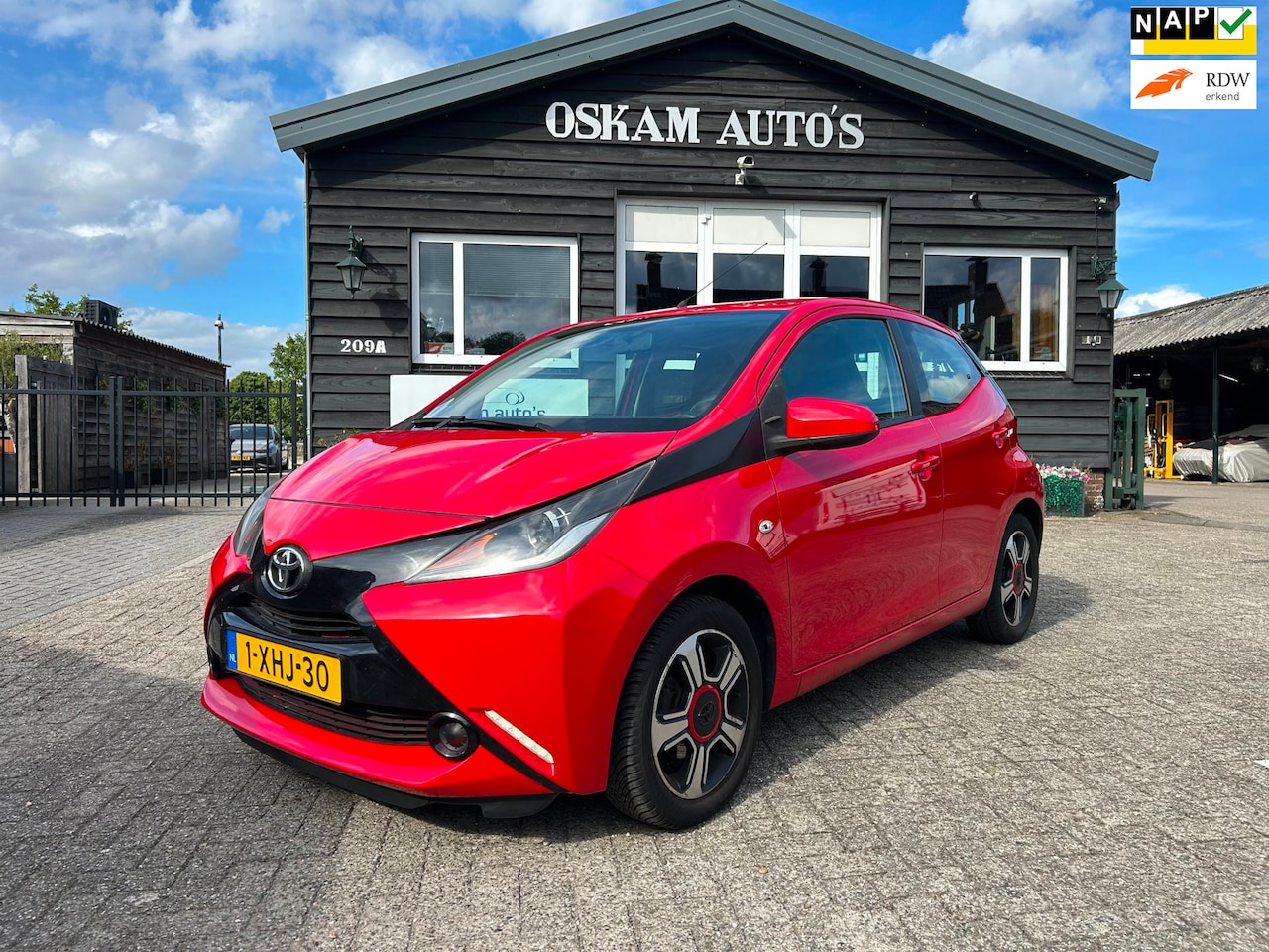 Toyota Aygo - 1.0 VVT-i x-play Airco 5-drs Cruise control - AutoWereld.nl