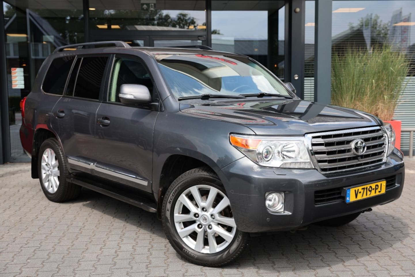 Toyota Land Cruiser V8 - 4.5 D EXECUTIVE A/T VAN - AutoWereld.nl