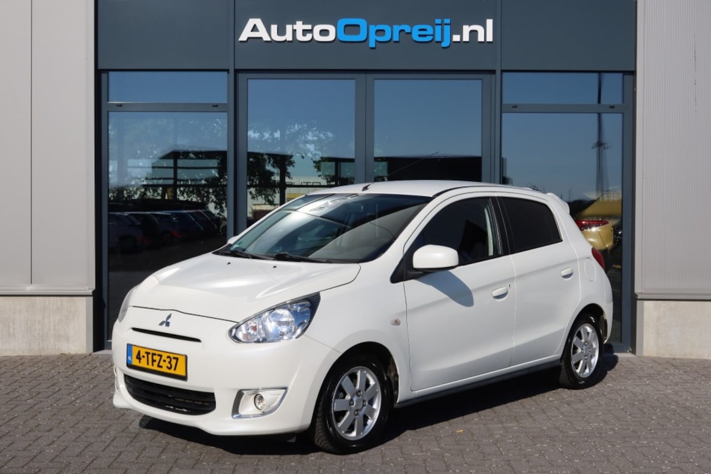 Mitsubishi Space Star - 1.2 Instyle AUTOMAAT Airco, NAVI, Camera, Dealer onderhouden - AutoWereld.nl