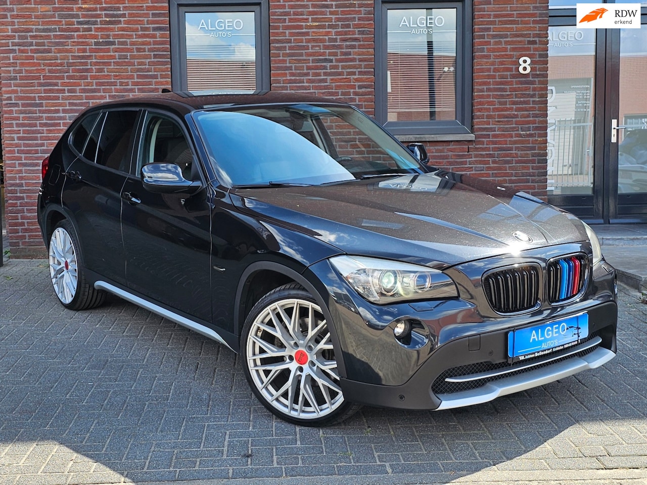BMW X1 - XDrive25i / Automaat / Leder / 20 inch - AutoWereld.nl