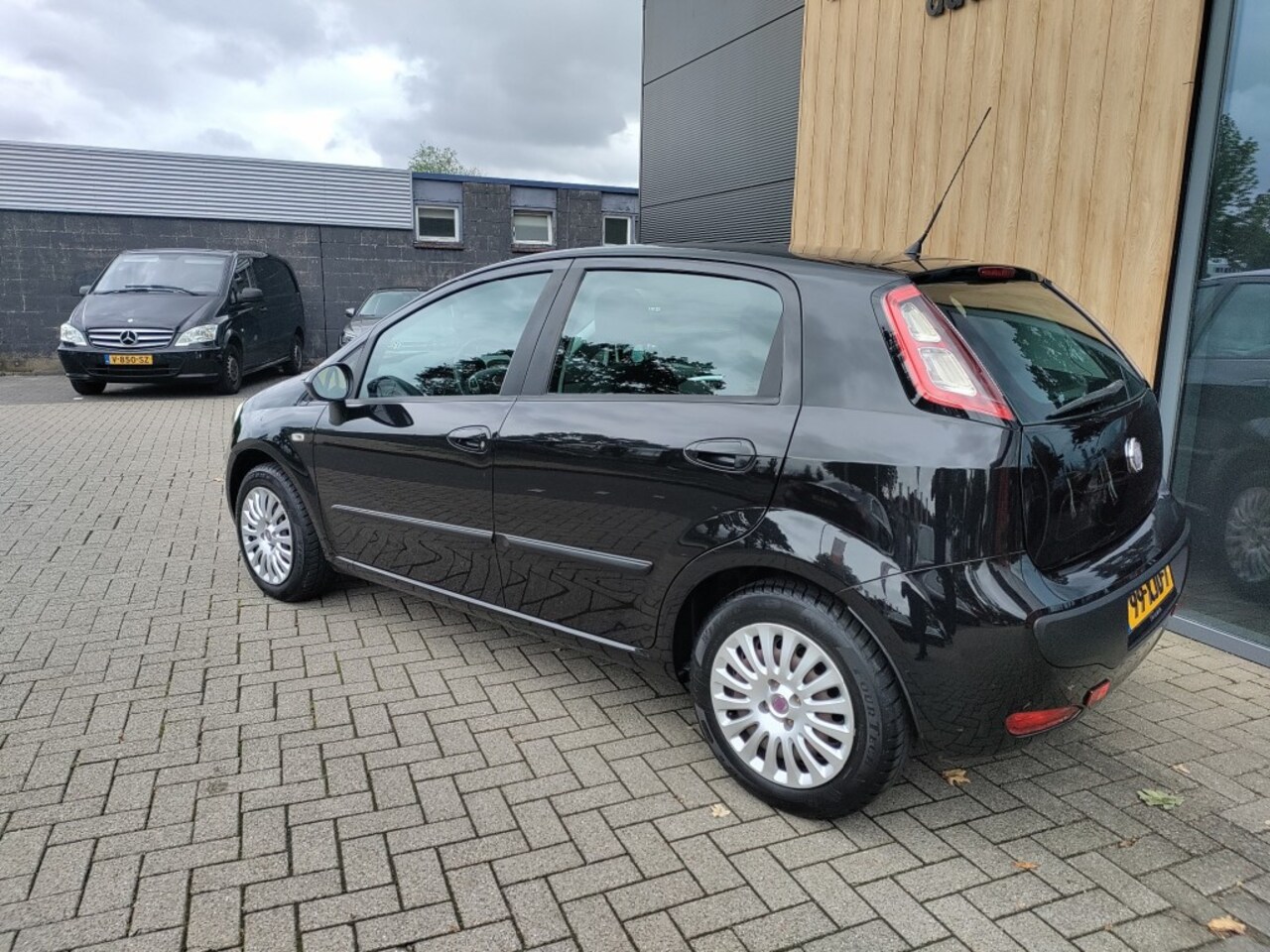 Fiat Punto - 1.2 DYNAMIC 2010 Fase 2 Zuinig 5 drs A/C - AutoWereld.nl