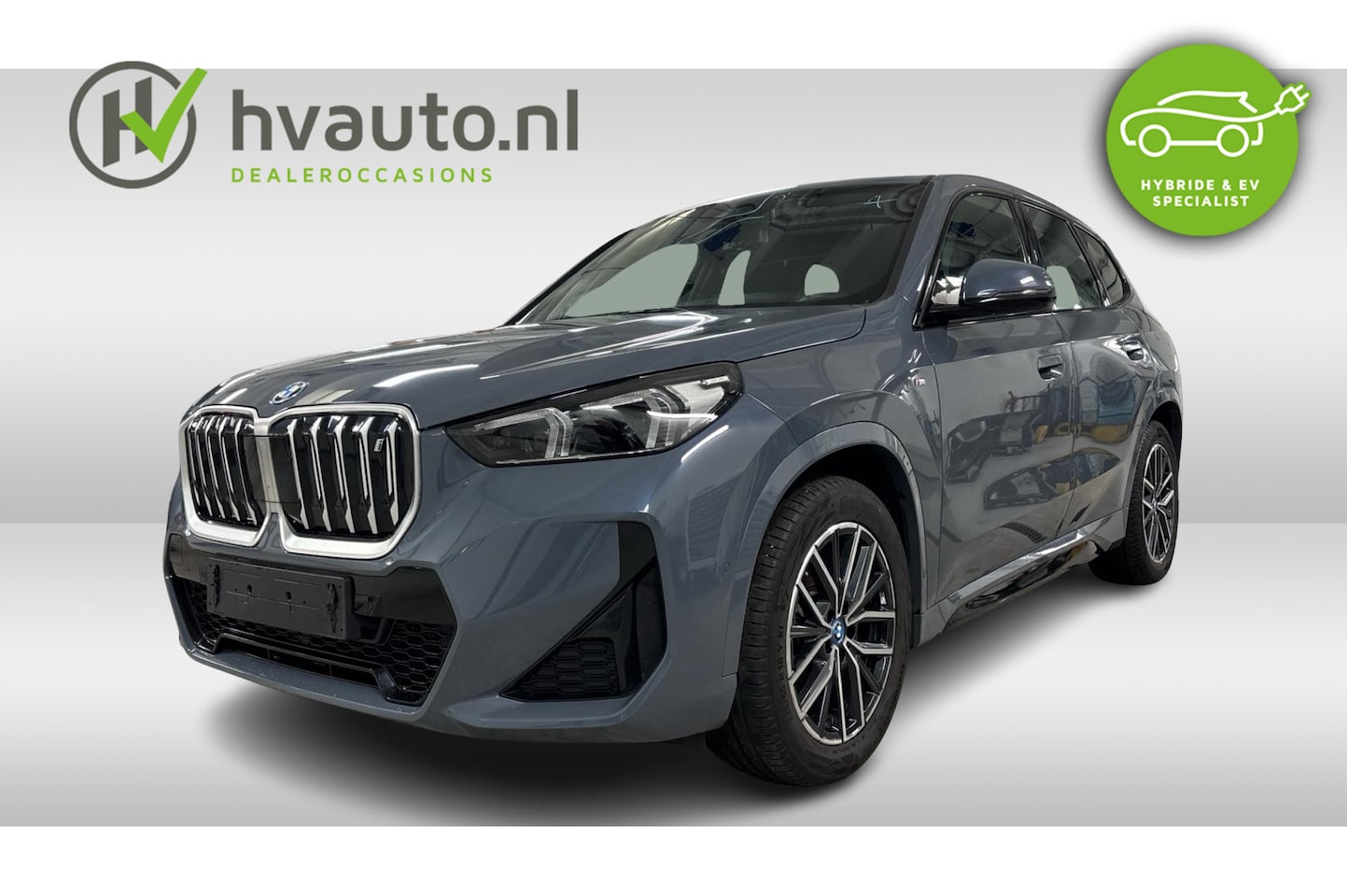 BMW iX1 - XDRIVE30 M-SPORT 306PK PREMIUM PACK 67 KWH | Comfort Acces | Adaptieve koplampen - AutoWereld.nl