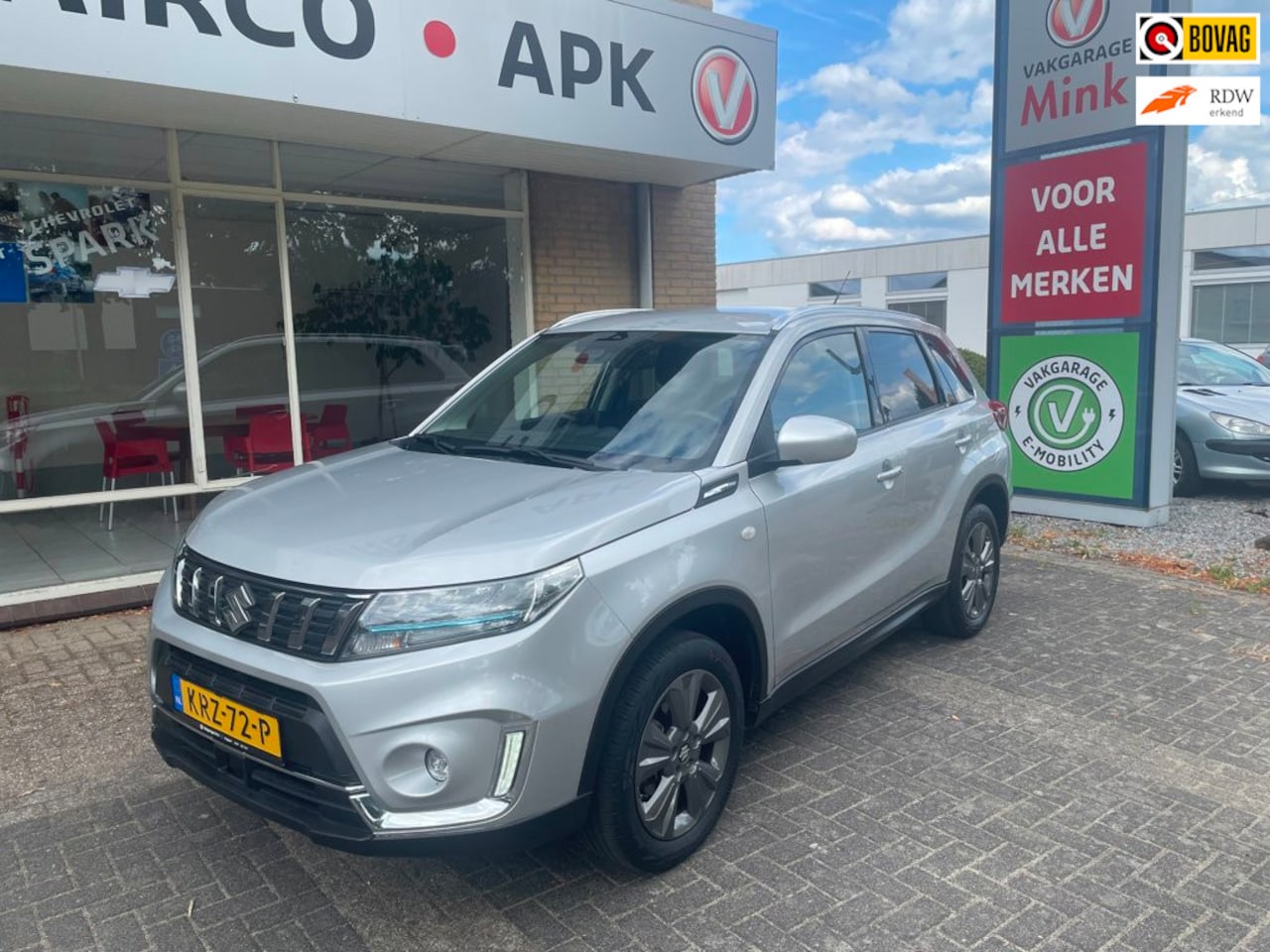Suzuki Vitara - 1.5 Hybrid Select Rhino Edition Autom. - AutoWereld.nl