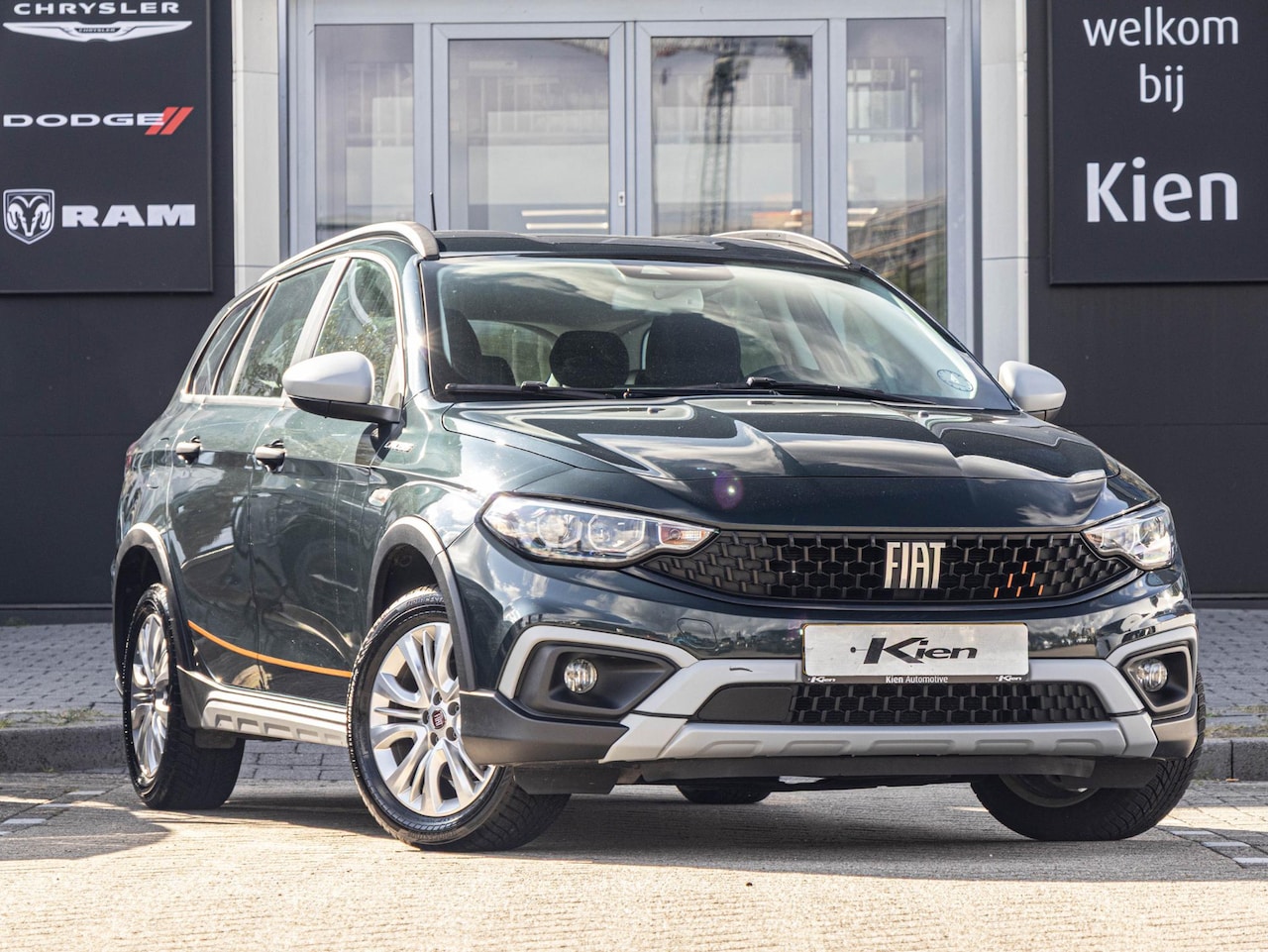 Fiat Tipo Stationwagon - Cross 1.5 Hybrid Garmin | Carplay | Automaat | Stoelverwarming | - AutoWereld.nl