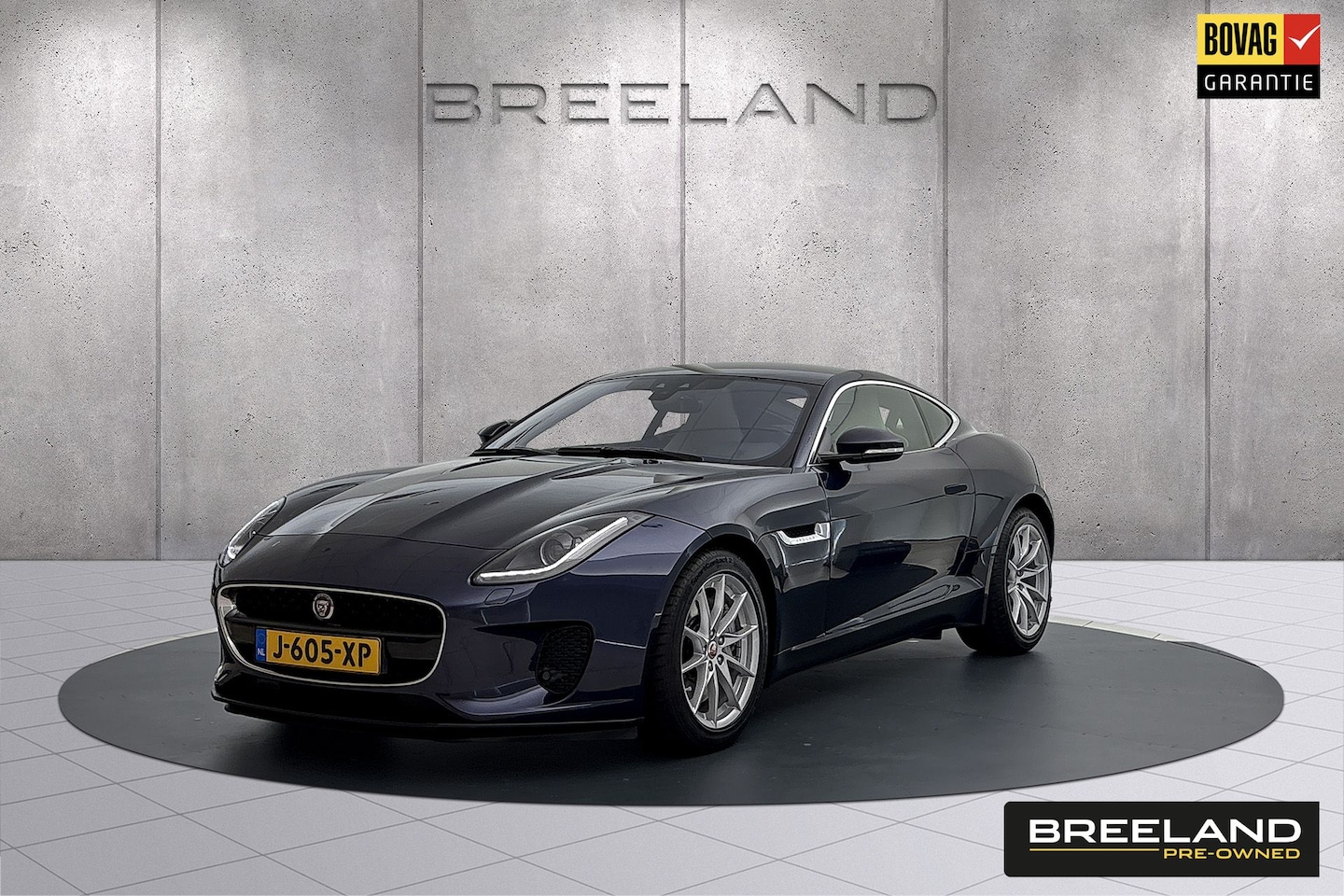Jaguar F-type - P300 Coupe | Sapphire blue | Light Oyster | Elektrische Stoelen - AutoWereld.nl