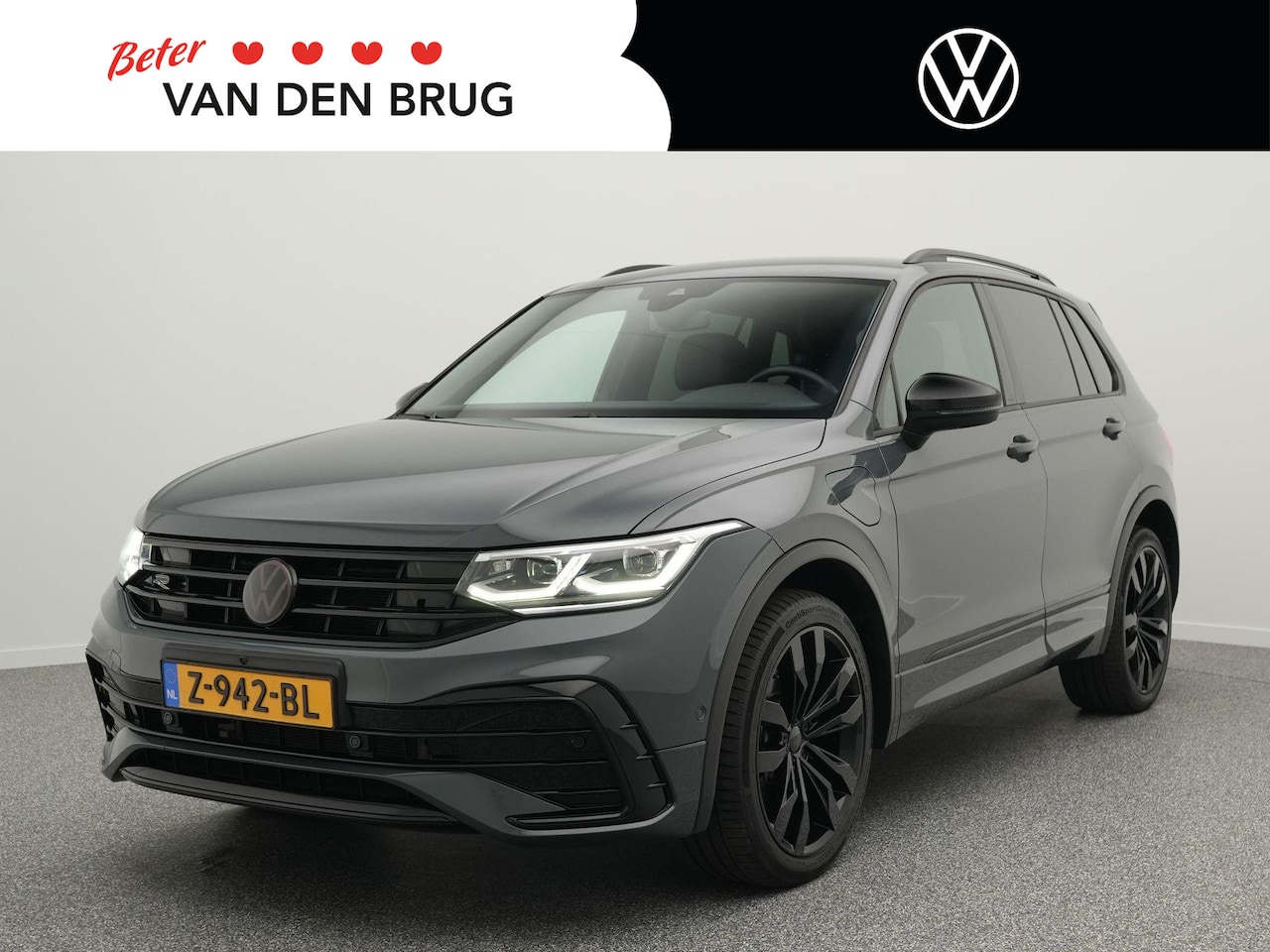 Volkswagen Tiguan - 1.4 TSI 245 PK eHybrid R-Line Business+ | Navigatie | IQ-Light | 360 Camera | DCC - AutoWereld.nl