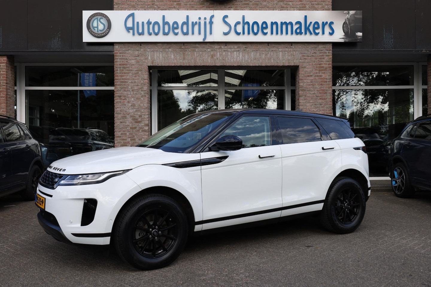 Land Rover Range Rover Evoque - 1.5 P160 R-Dynamic CAMERA-360 STOELVERWARMING CARPLAY NAVI DAB ELEK.ACHTERKLEP ENZ! - AutoWereld.nl