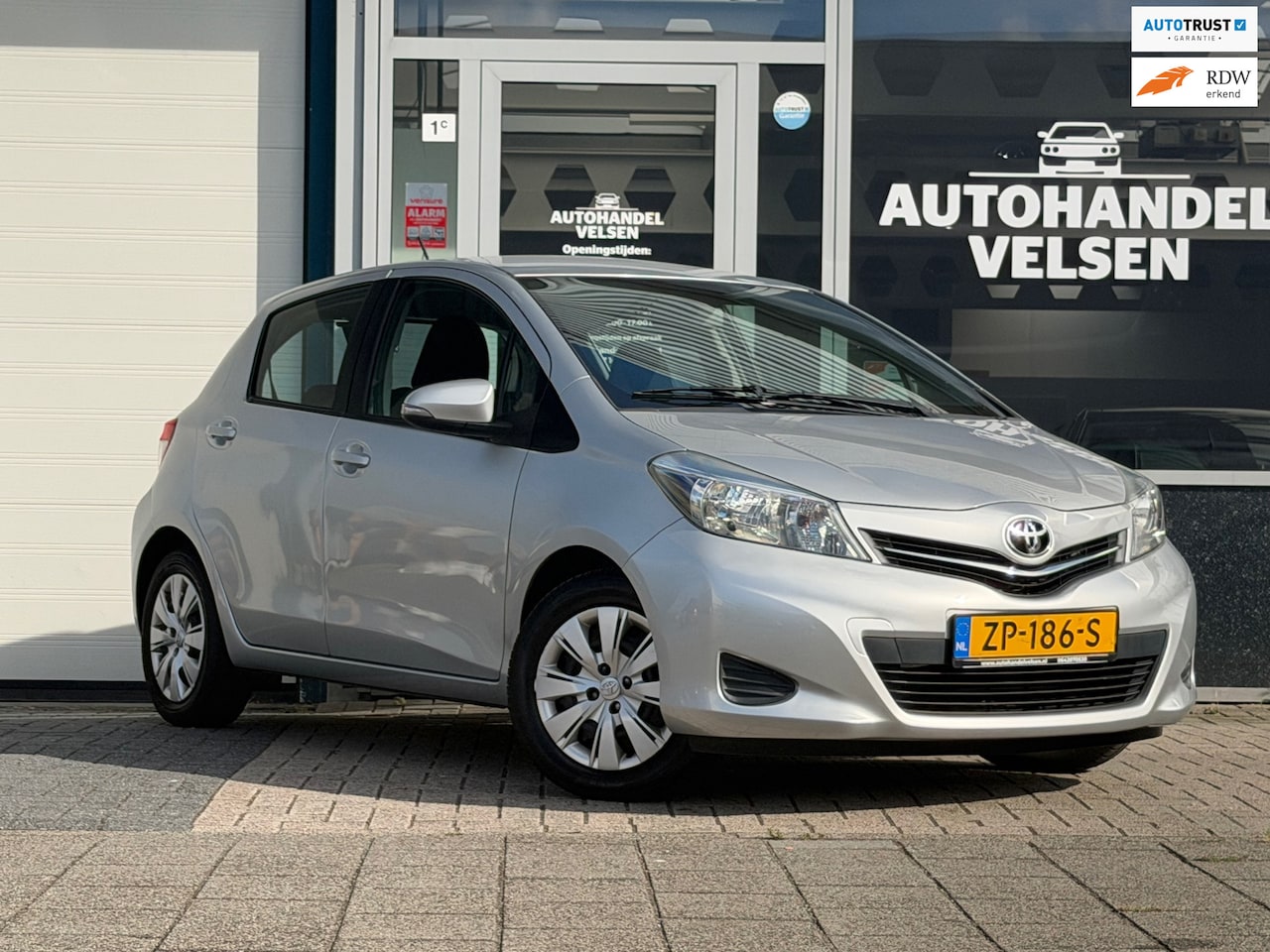 Toyota Yaris - 1.3 VVT-i Dynamic/Automaat/Camera - AutoWereld.nl