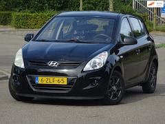 Hyundai i20 - 1.2i i-Drive BJ2011 5DEURS NAP/AIRCO/ELEKRAM/APK