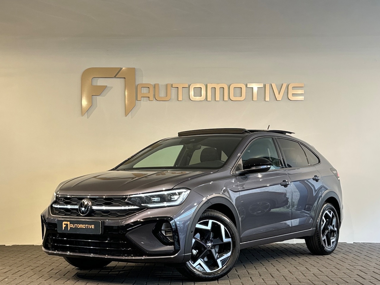 Volkswagen Taigo - 1.5 TSI R-Line Pano|ACC|Lane Assist|Stoelverwarming|Camera|Dodehoek|Keyless - AutoWereld.nl