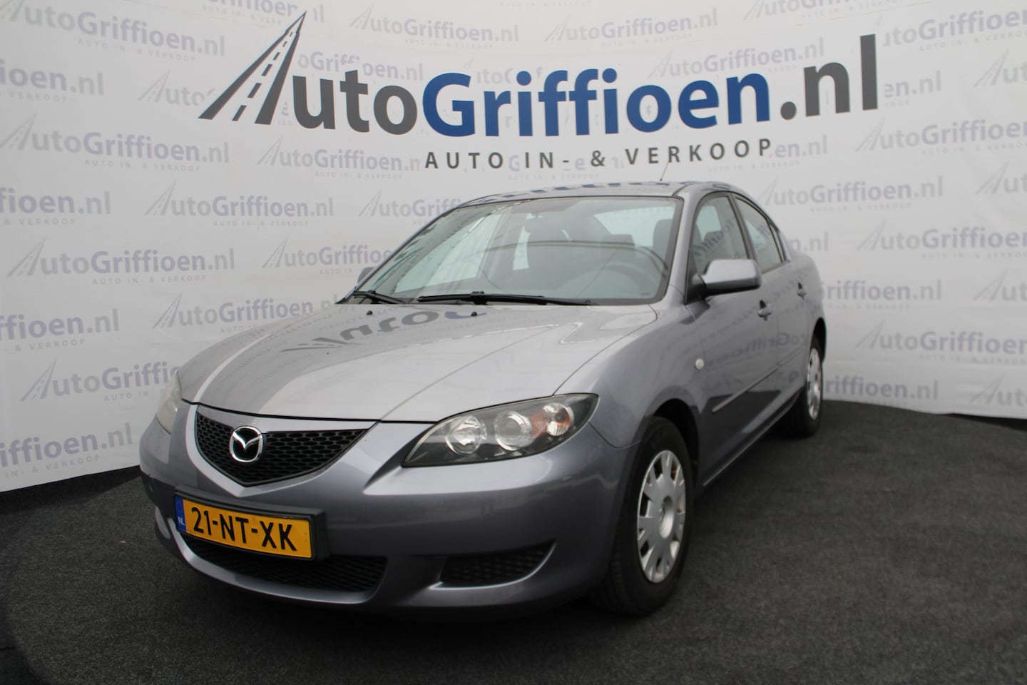 Mazda 3 - 1.6 Touring nette sedan met trekhaak - AutoWereld.nl