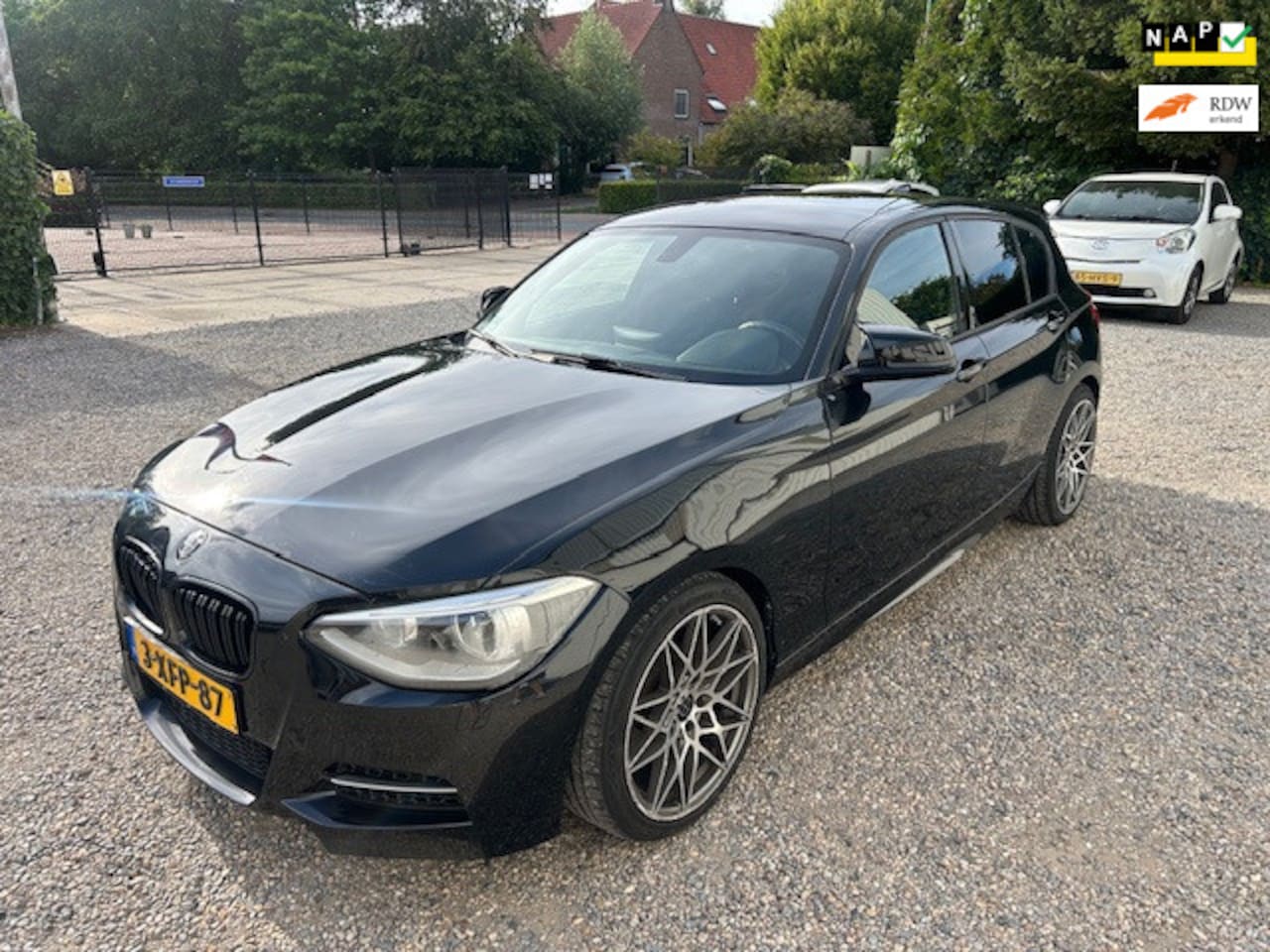 BMW 1-serie - 116i Executive !M-sport! 240PK!! - AutoWereld.nl