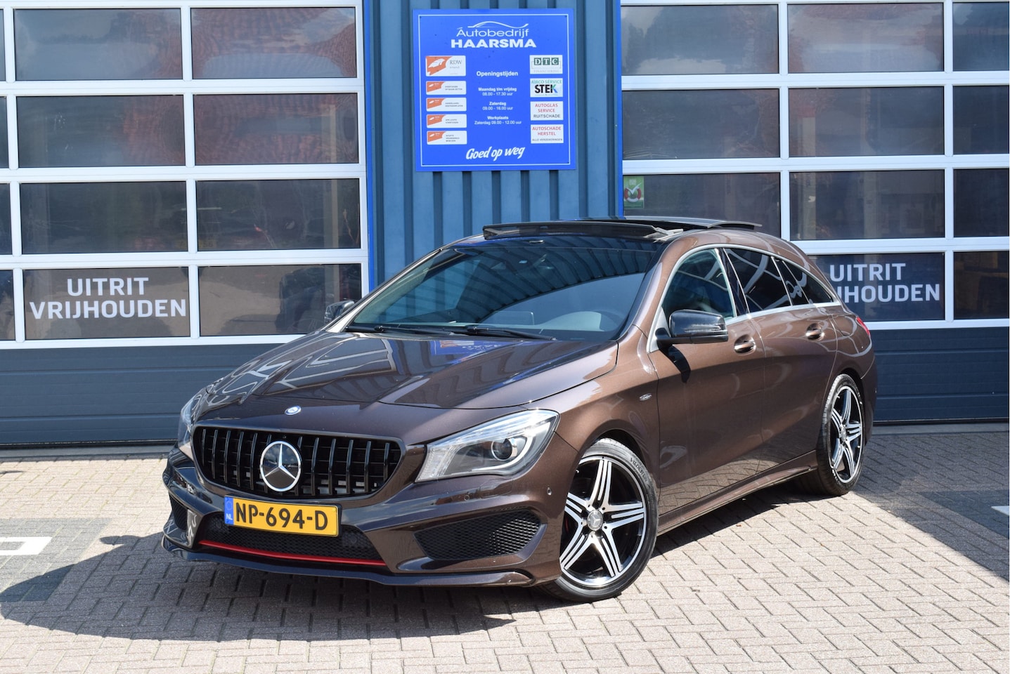 Mercedes-Benz CLA-klasse Shooting Brake - 250 Sport 4MATIC Prestige Panoramadak Automaat - AutoWereld.nl