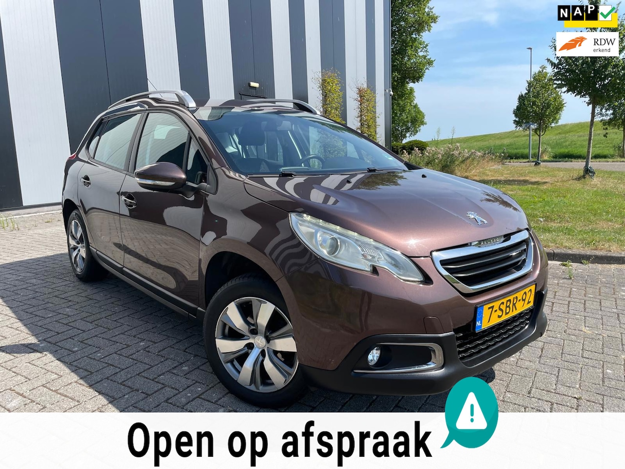 Peugeot 2008 - 1.2 VTi Active 1e Eigenaar-Nw APK-Airco-Led-Cruise-Lmv-Trekhaak - AutoWereld.nl