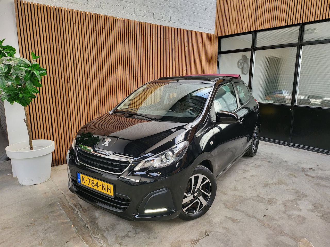 Peugeot 108 - 1.0 e-VTi Active TOP! 1.0 e-VTi Active TOP! - AutoWereld.nl
