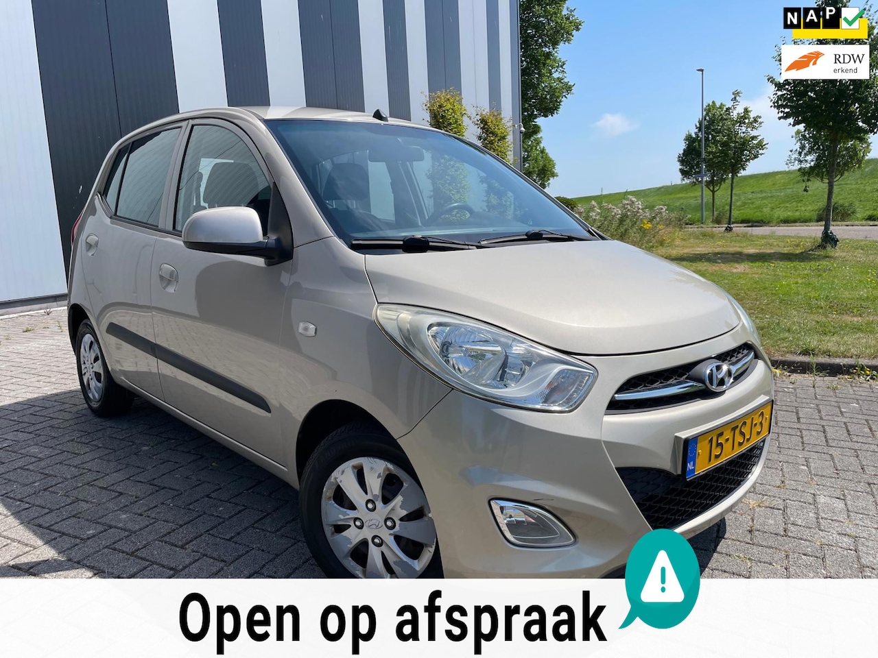 Hyundai i10 - 1.2 Plus Nw APK-Airco-Pdc-Elekpakket-2 Sleutels - AutoWereld.nl