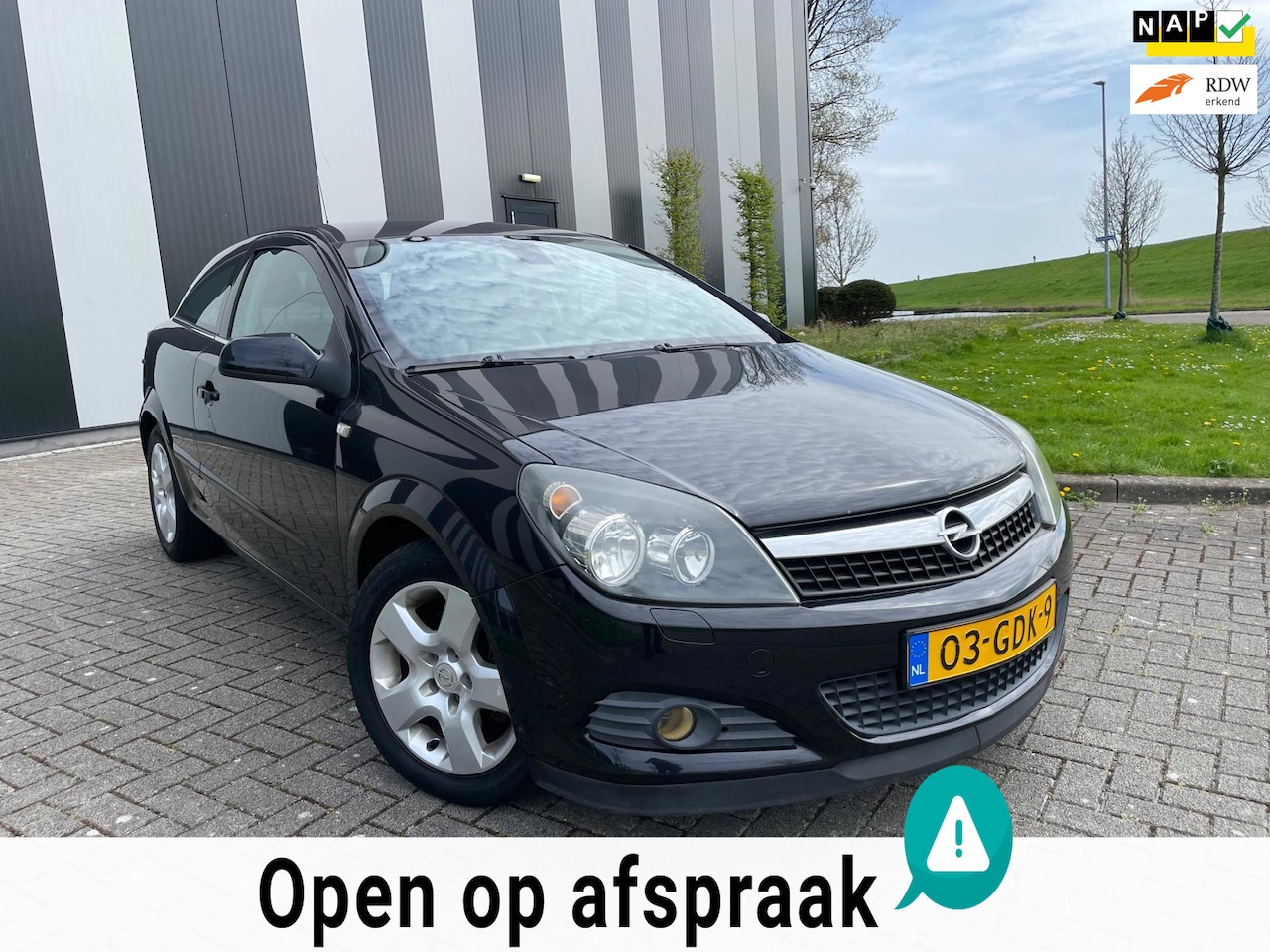 Opel Astra GTC - 1.6 Cosmo Nw APK-Clima-Cruise-Pdc-Trekhaak - AutoWereld.nl