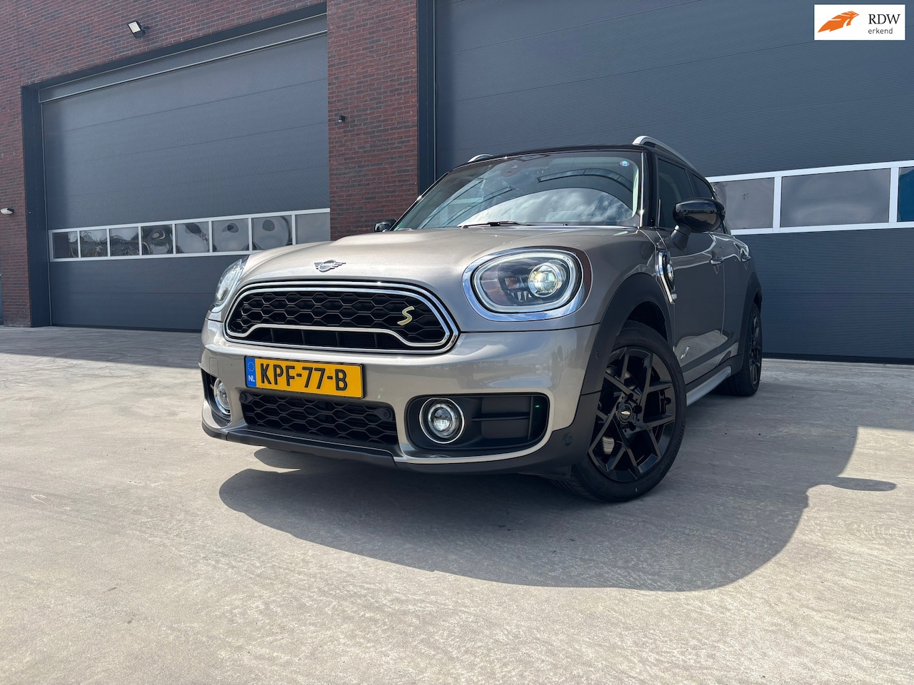 MINI Countryman - 1.5 Cooper SE ALL4 Chili* Plug in Hybride,*Led Verlichting* Head-Up Display*Lage Kilometer - AutoWereld.nl